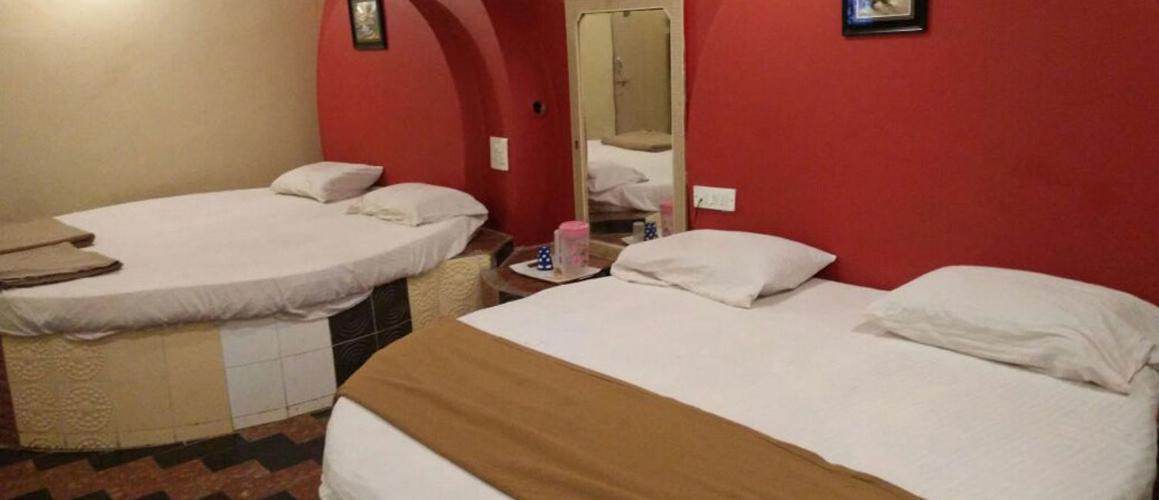 R Wood Resort Matheran Bagian luar foto